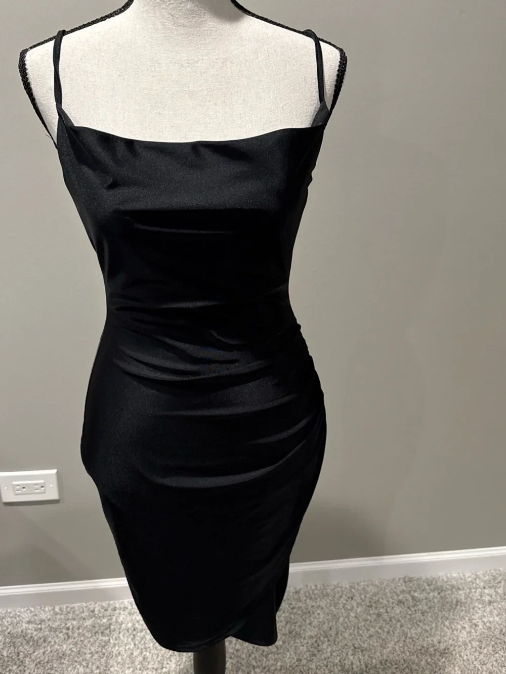 Sleek Black Midi Slip Dress with Spaghetti Straps